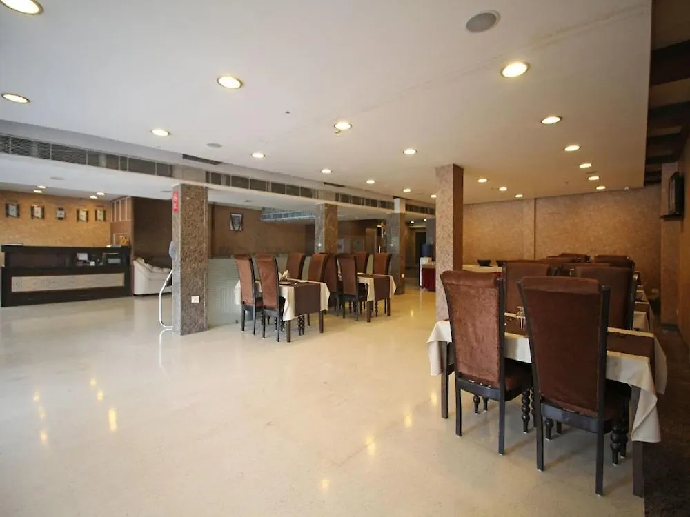 Billions Hotel India