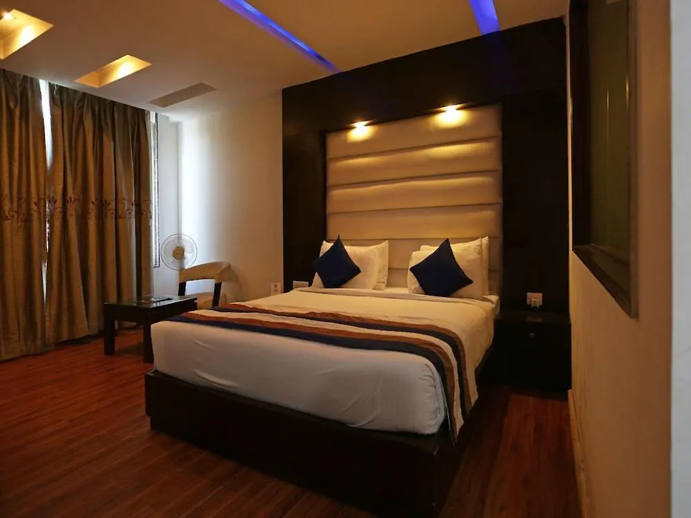 Billions Hotel 3*, New Delhi India