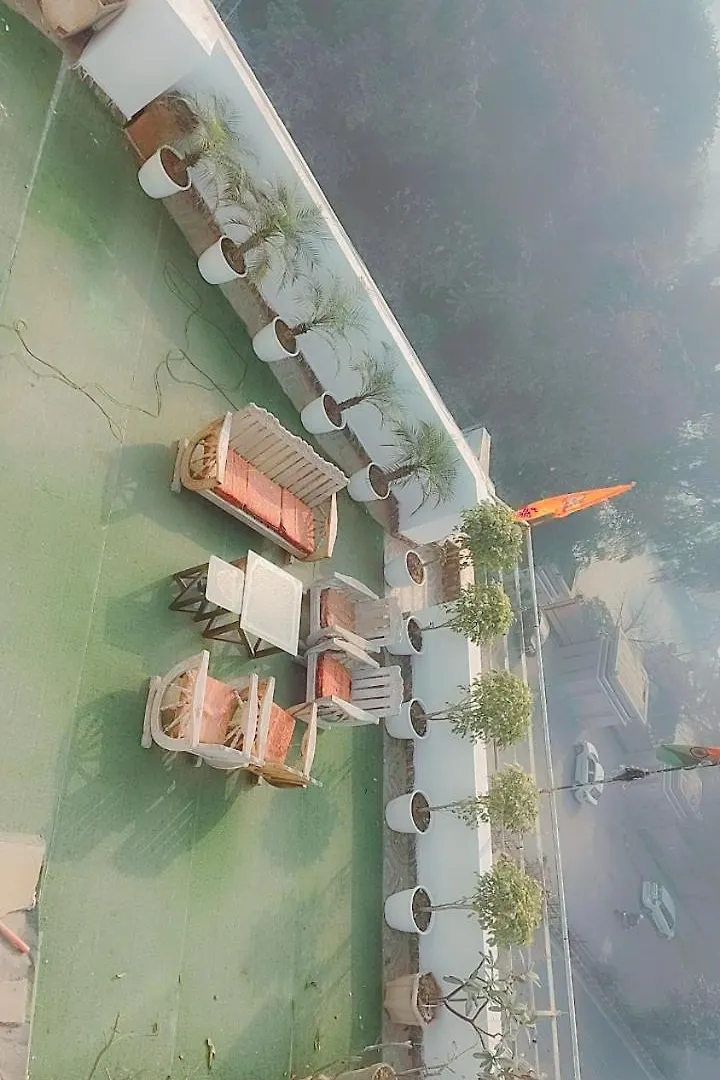 Billions Hotel