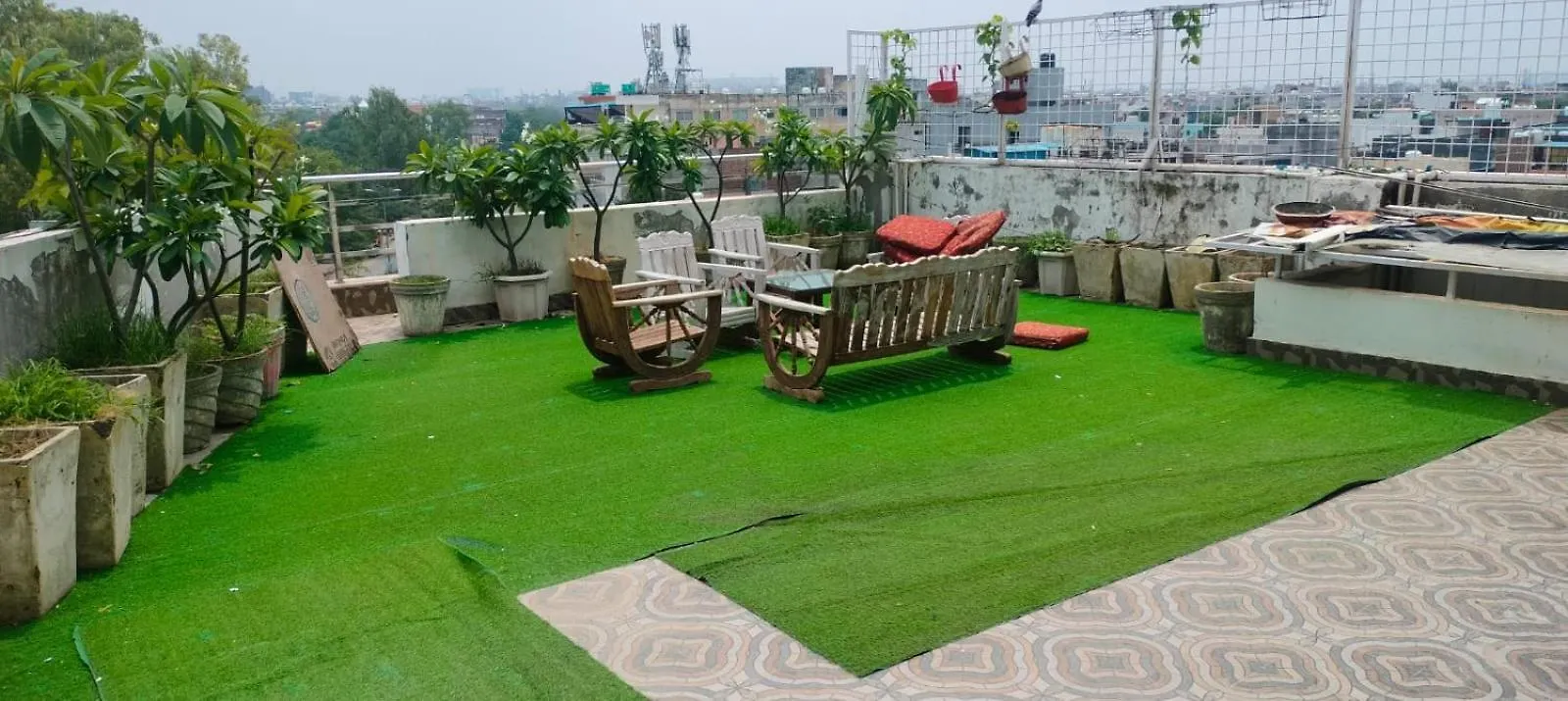 Billions Hotel