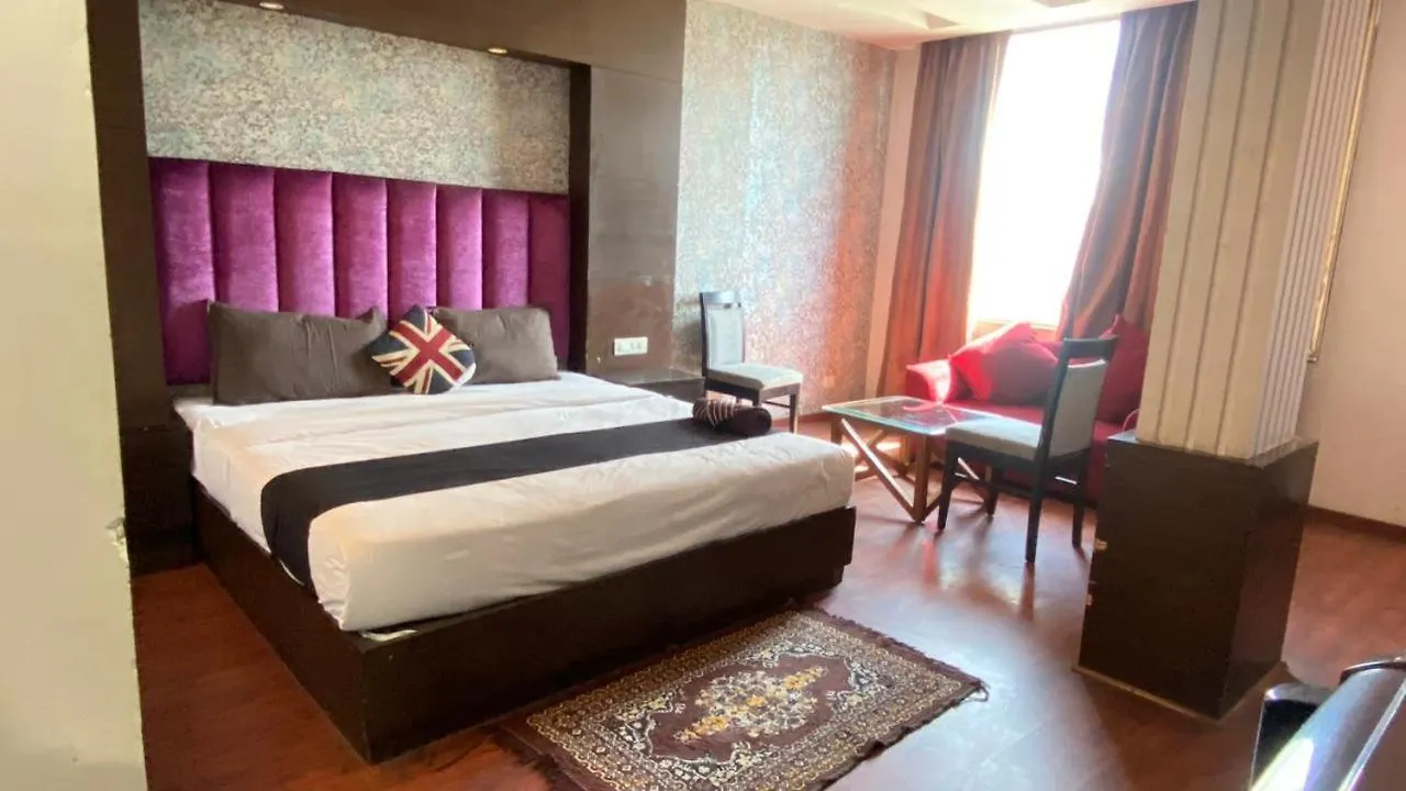 Billions Hotel 3*, New Delhi India