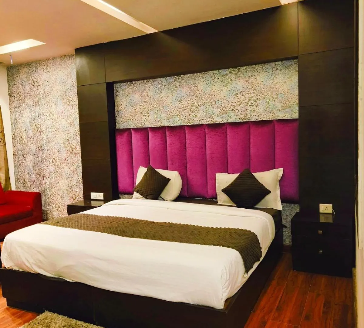 Billions Hotel 3*, New Delhi
